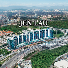 En Bloc Building for Sale in Comport Elegance of Design and Layout