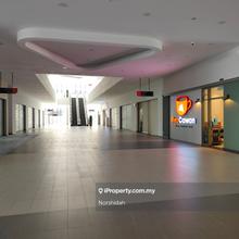 Versatile commercial shoplot available for various businesses