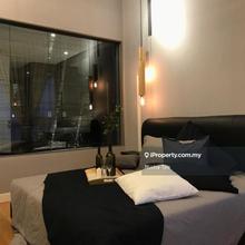 Facing lake garden and good location 