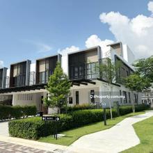 Three Storey Landed House Facing Canal View