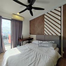 Middle room (sharing bathroom) available now