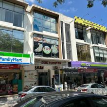 Facing Main Road 3 Storey 4 Unit Adjoining Shop Desa Petaling 