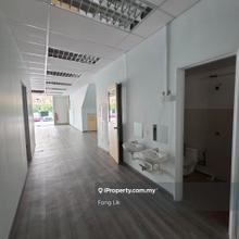 Renovated Unit  Endlot For Rent