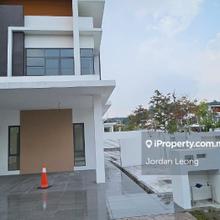 Corner Unit Semi D For Rent 