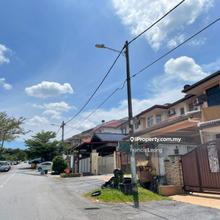 Land area 30x70 Renovated. Ent lot with extra land. Taman Puncak Jalil