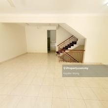 Newly Painted 2.5 storey 5 rooms Bandar Puteri Puchong