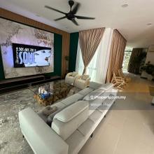 Triple Storey @ Renovated @ Well Maintain @ Freehold