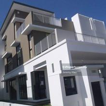 Jade Hills 3 Sty Cluster Semi Detached with Long Drive Way