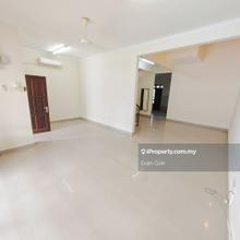 Hening Bk5e Freehold 3 Storey House 22x75, Bandar Kinrara Puchong