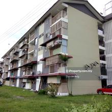 Bercham Pakatan Flat Great community. Near Econsave schools and shops