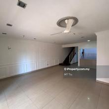 Lower unit townhouse, freehold, Gated Guarded, Near to LRT