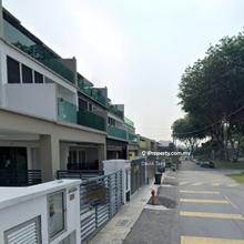 Renovated 3 Storey Link House For Sale.