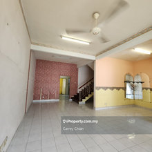 Free hold landed property facing playground. Grab it ! 
