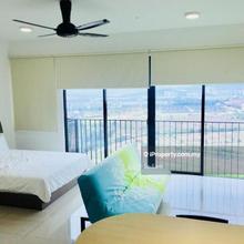 Fully furnished studio with full facilities and short walk to Mall 