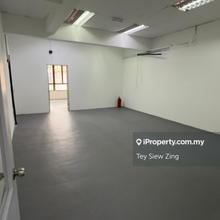 Shop office for rent at Taman Damai Utama, Bandar Kinrara, Puchong