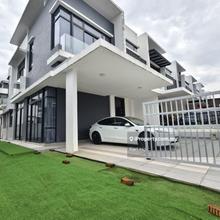 The Greens Horizon Hills 2 Storey Terrace House End Lot Unit
