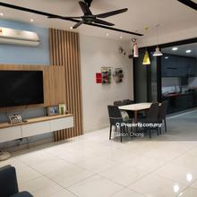 2.5 storey Modern House, Move In Condition, Including Furniture !