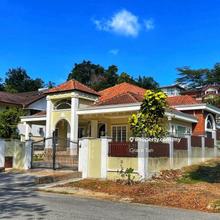 A Rare Single-Storey English Inspired Bungalow, Move in Ready