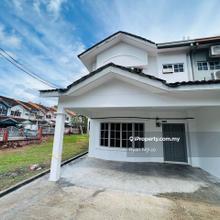 2 Storey Conner Lot for Rent.