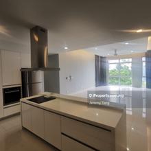 Luxurious Low-Density Condominium In The Exclusive Kenny Hills