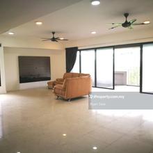 Azelia Condo Freehold High Ceiling Spacious Walking MRT Corner