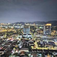 Luxurious Condo with breathtaking Seaview and City view!!