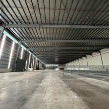 5 acres warehouse factory for rent 393k build up