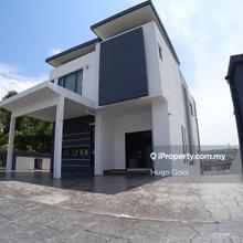 Private Basement Garage Parking, Renovated Bungalow For Big Family