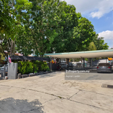 Endlot Renovated Unit with Move in condition