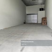 Seremban High ceiling Single Storey link fact for rent 