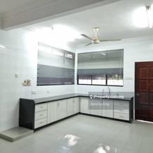 Excellent location, near to bank, hawker center and Queensbay mall