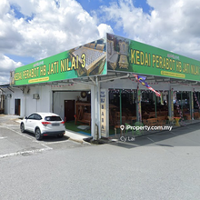 Nilai 3 Wholesale Centre Warehouse / Factory-good for investment