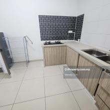 Basic Furnished/ Tree Sparina 1300sf 3 Room 3 Bathroom 2 Car Park