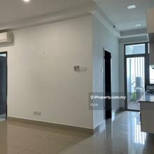 Well kept high floor ready unit viewing anytime 