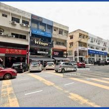Situated in a convenient location, close to all local amenities
