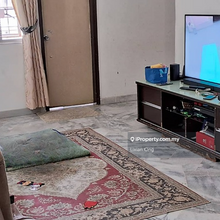 Apartment Court 7, Convenient near LRT, 1 Basement Carpark