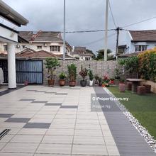 Fully renovated 2 sty end lot with 10ft extra land house
