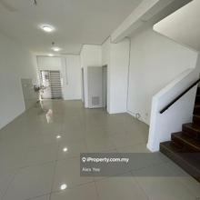 Basic unit, well kept, rdy move in, cheap rental, shop lot outside