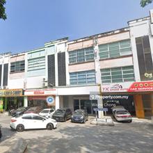 Roi 6.3% Plaza Puchong Shop with Long term Tenant 