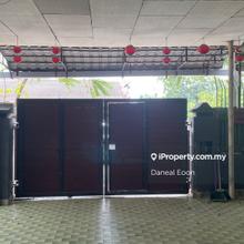 Pekan Meru Corner 1 Storey Renovated House 3 Room 2 Bath for Rent
