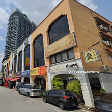 Facing Main Road / Freehold / Limited ( 3 Storey Endlot Shop) Kepong 