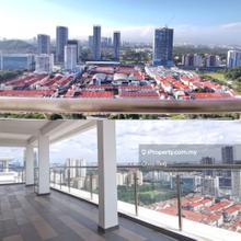 Limited high floor Lshape balcony unit with unblock city n forest view