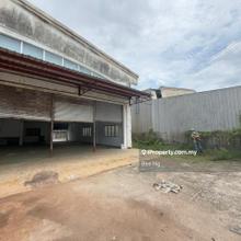 Tmn Merdeka , semi detached 40x 100 1.5 storey warehouse for rent 