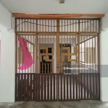 Pelangi Court, Klang