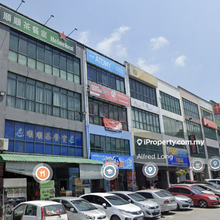 Facing main road Corner unit 