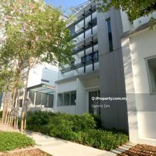 Partially F, Villa with lift