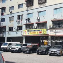 Taman Pinggiran Putra Walk Up Flat 2nd Floor, Seri Kembangan