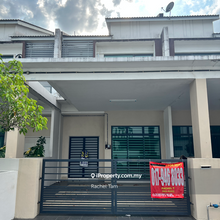 Indera Mahkota 3 Double Storey House For Rent 