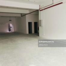 5 Storey, Intermediate, Refurbished Unit, Private Lift, Crowded