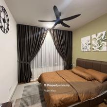 Klang uptown Berkeley ( furnished studio with parking )